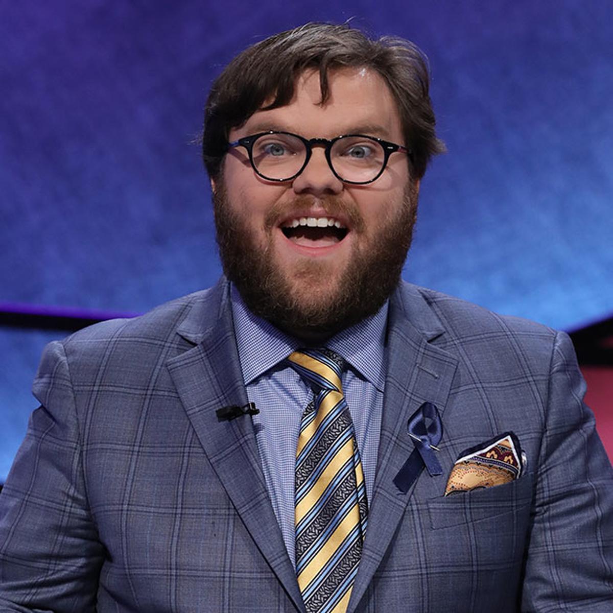 Seth Wilson Hosting Trivia And Pursuing Comedy J Buzz Jeopardy Com Jalumni Sethwilson 1x1