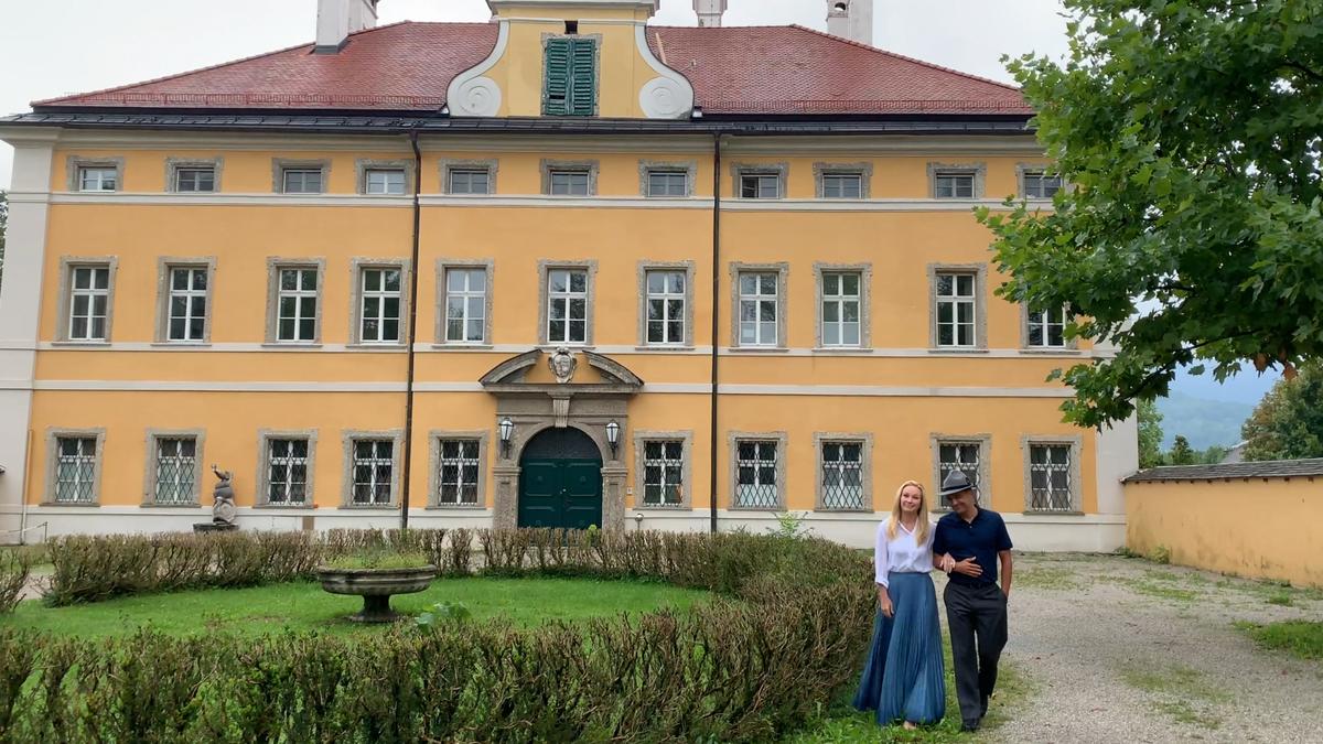 Sarah and Jimmy in Front of mansion