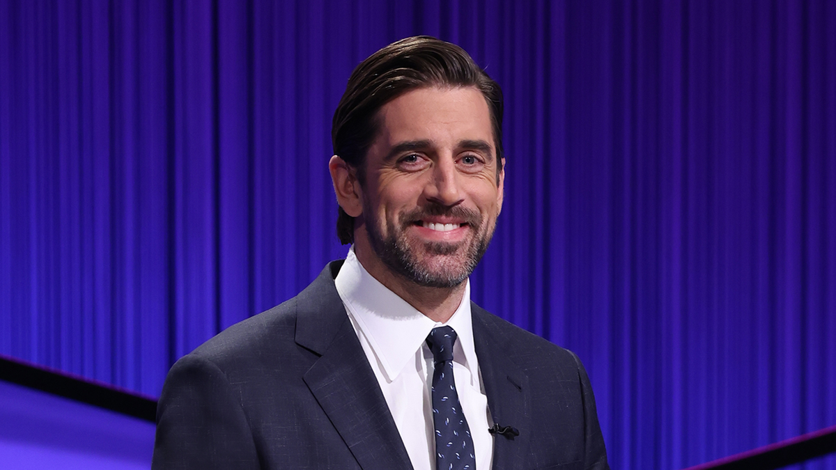 Aaron rodgers on the jeopardy! set